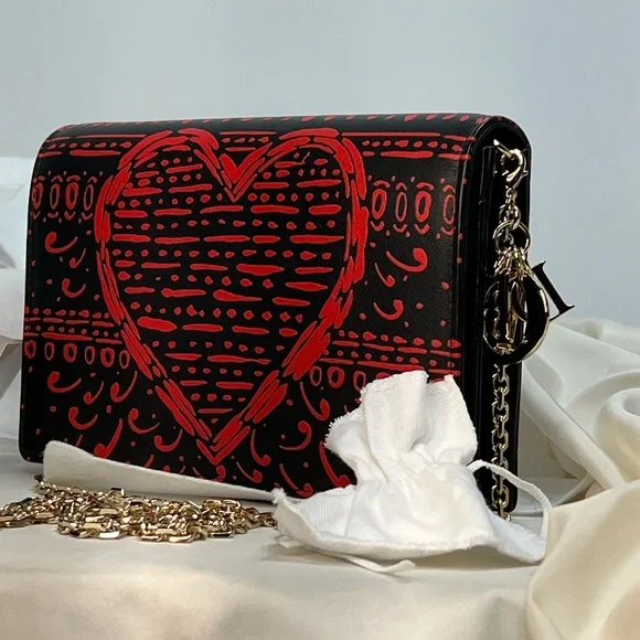 DIOR LIMITED EDITION Black Calfskin Wallet-on-Chain with Red Heart & Club motif - Picture 11 of 12